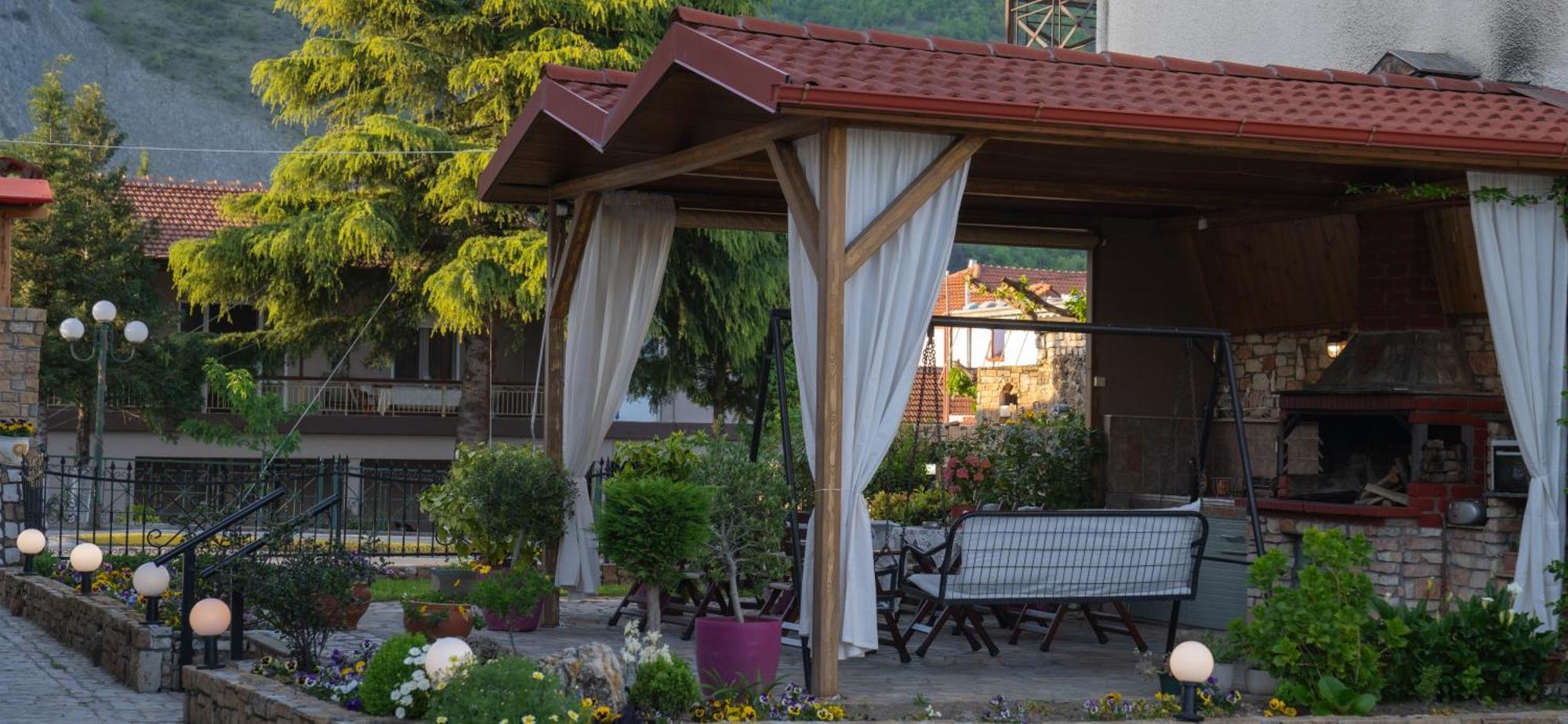 Kallinikos Guesthouse กาโต ลูตรากี ภายนอก รูปภาพ