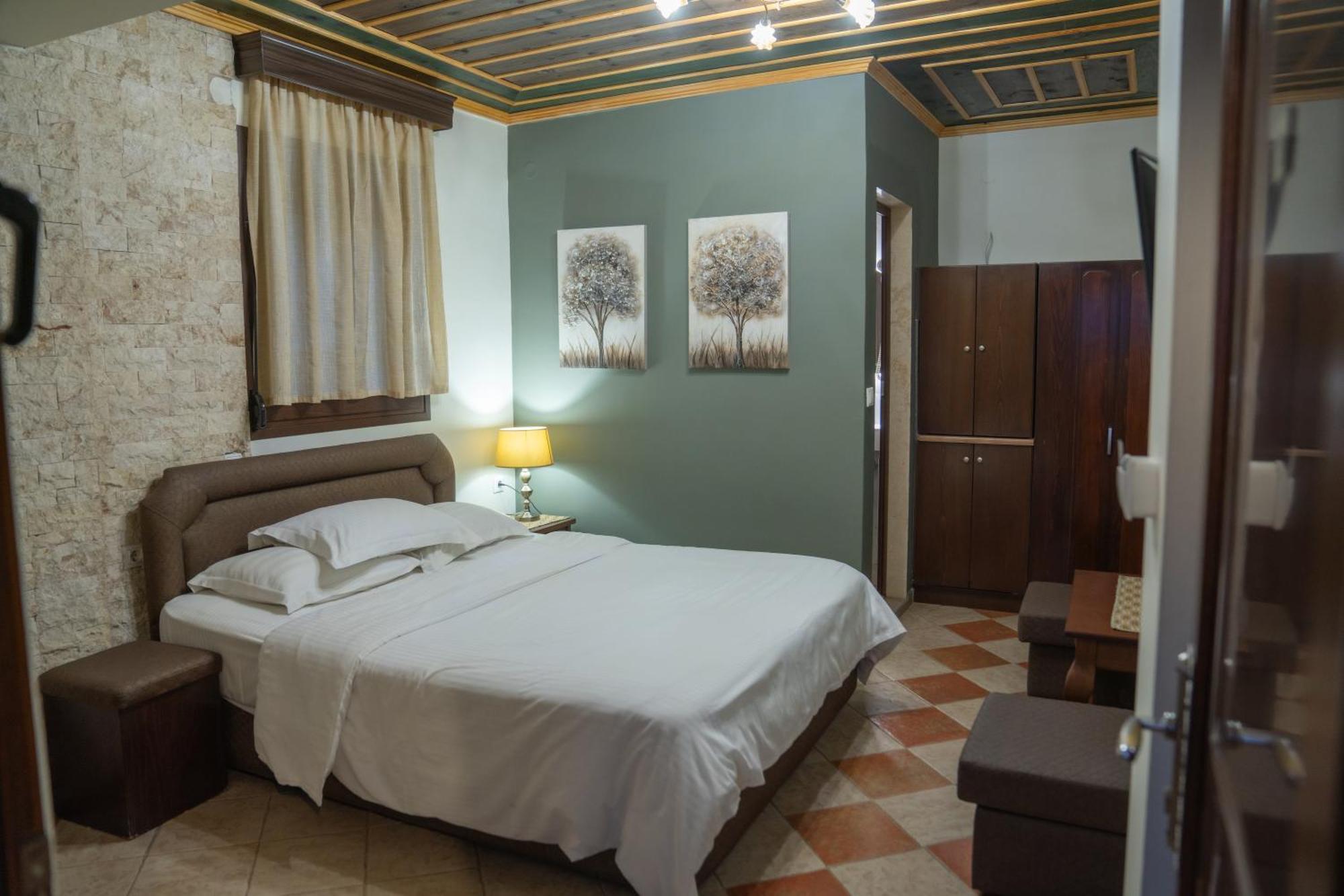 Kallinikos Guesthouse กาโต ลูตรากี ภายนอก รูปภาพ