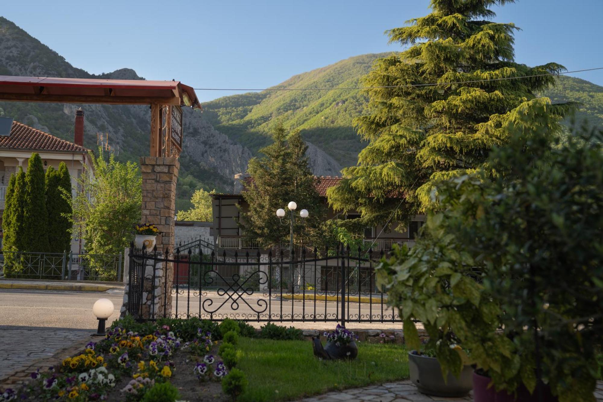 Kallinikos Guesthouse กาโต ลูตรากี ภายนอก รูปภาพ