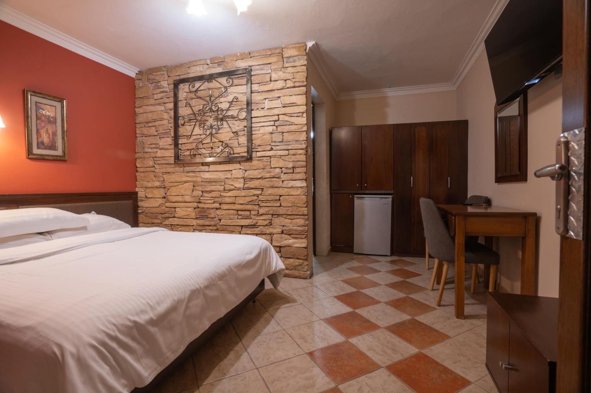 Kallinikos Guesthouse กาโต ลูตรากี ภายนอก รูปภาพ